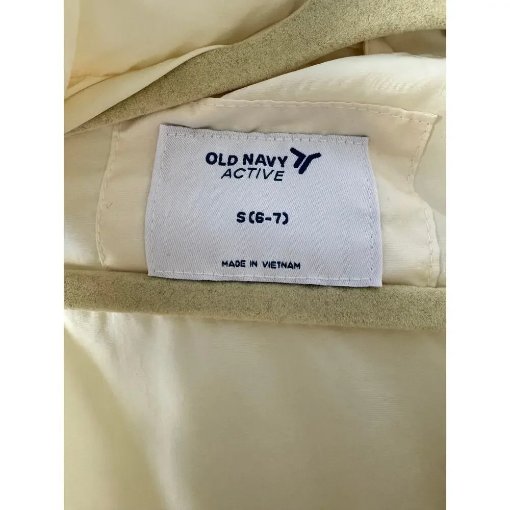 Old Navy girls puffer vest - size S